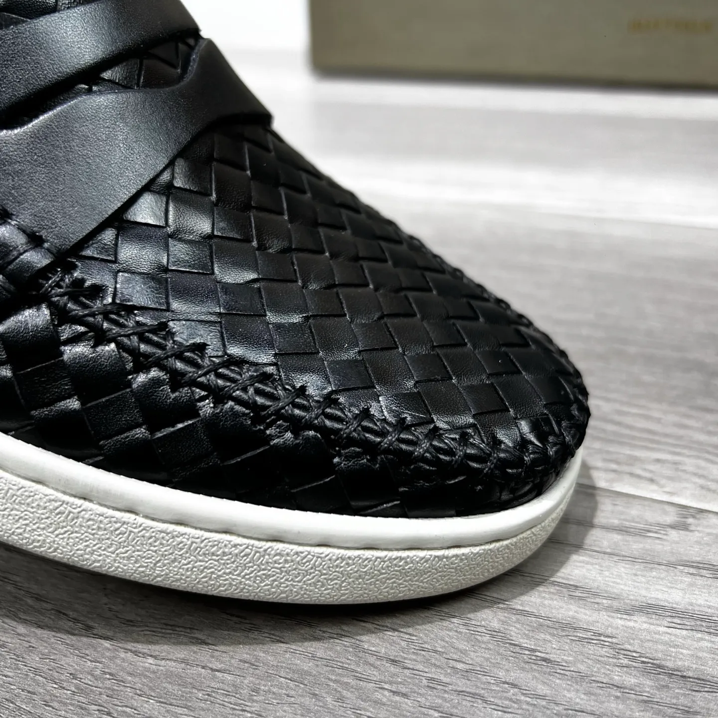 Ex-factory price 500 BV〰️Purely handmade classic men's beanie shoes👉👉driving shoes, slip-on shoes, made of imported cowhide woven from Italy, 💕water-dyed cowhide lining, 🔊original outsole, waterproof platform design, comfortable on the feet. A good choice for traveling and driving, two colors available, code number: 38-44, (45 can be customized)